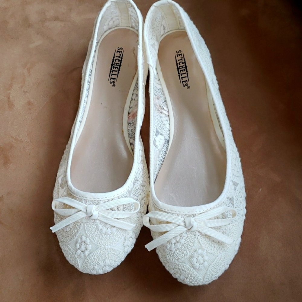 Lacelike ballet flats cuteness in size 10